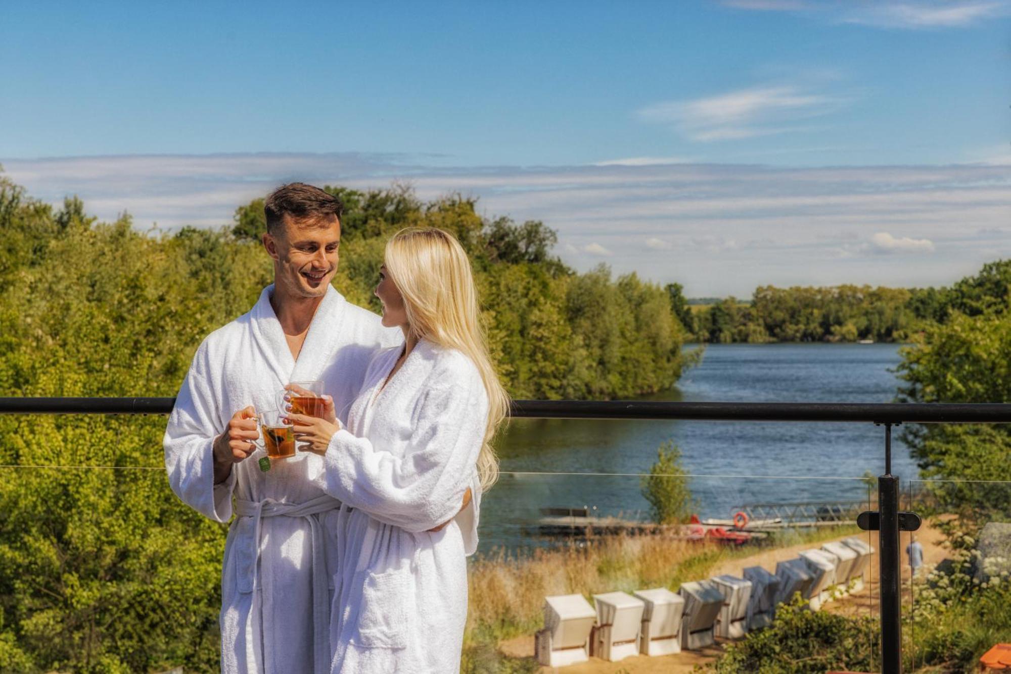 Bernstein Acamed Resort Nienburg  Ngoại thất bức ảnh